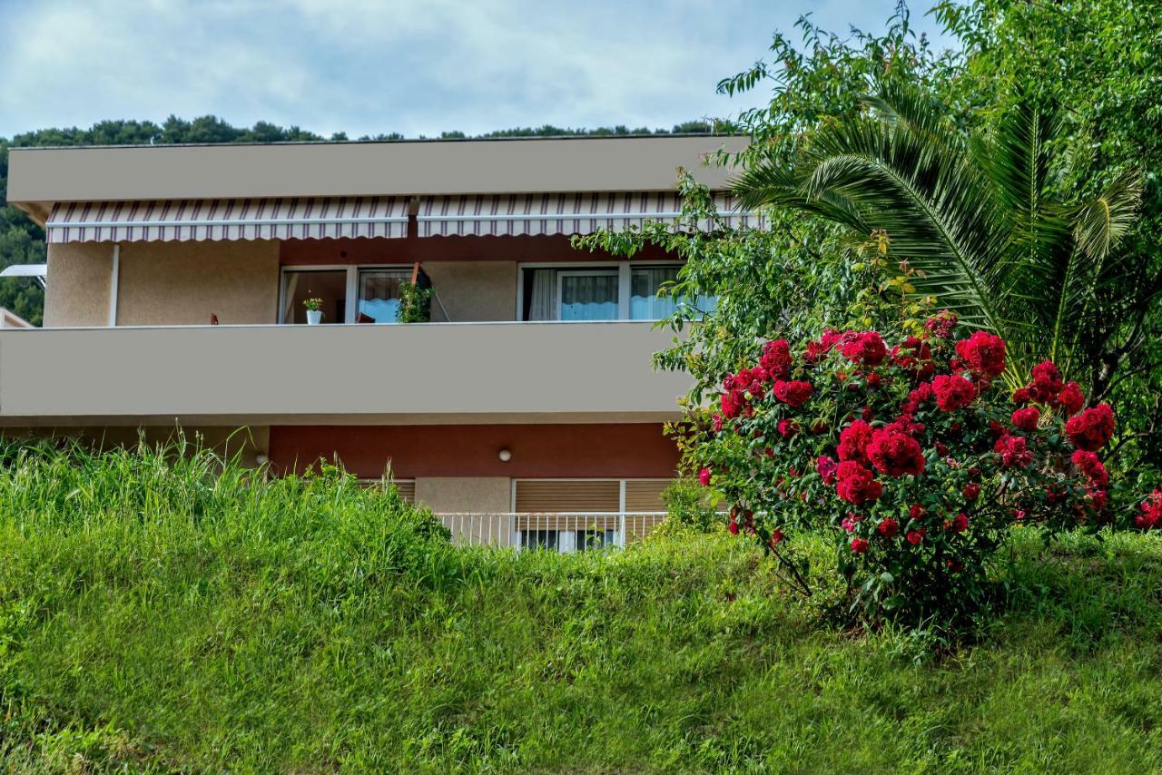 Apartments Emi Split Luaran gambar