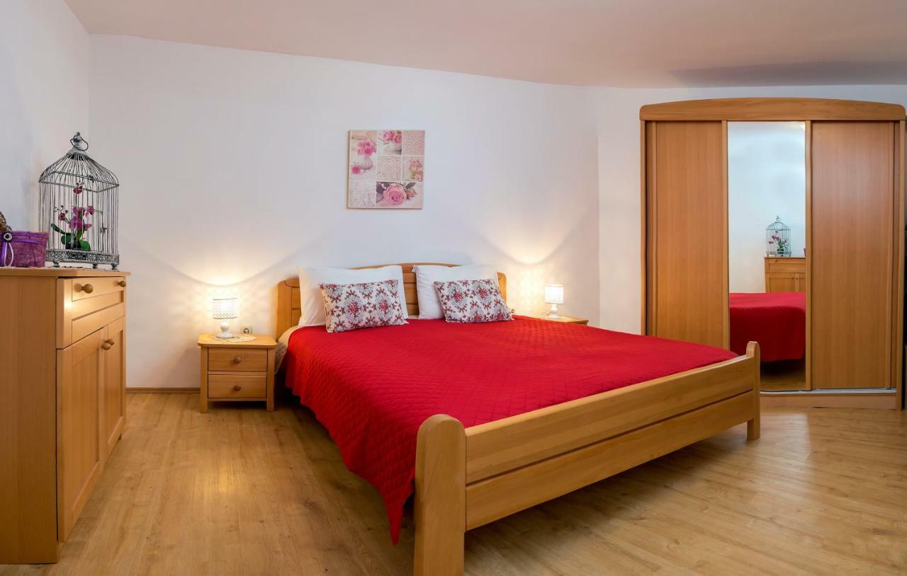 Apartments Emi Split Luaran gambar
