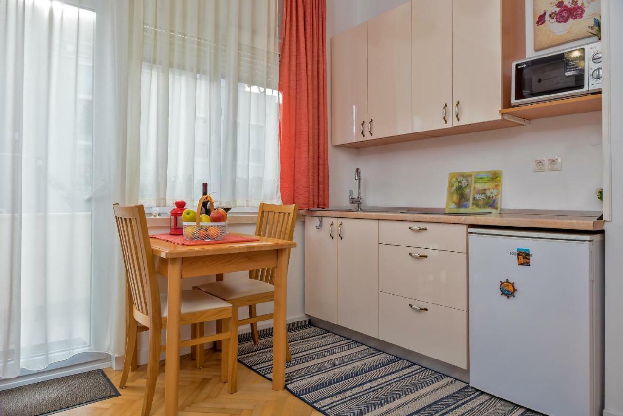 Apartments Emi Split Luaran gambar