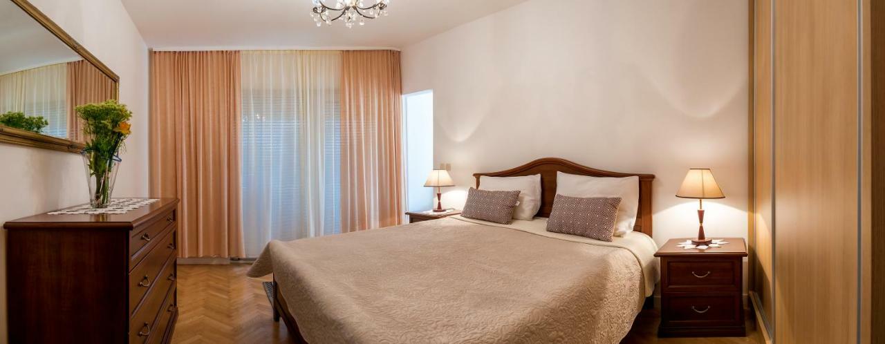 Apartments Emi Split Luaran gambar