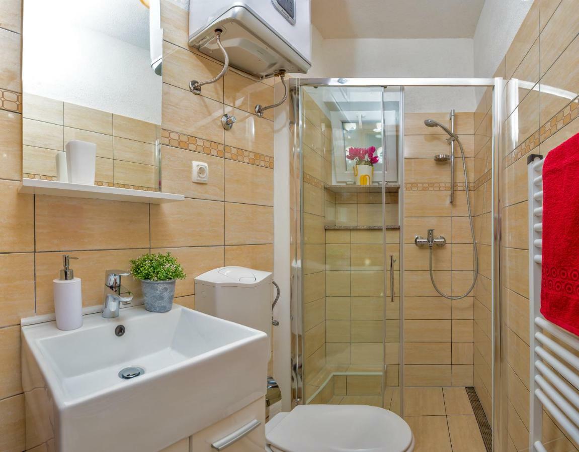 Apartments Emi Split Luaran gambar